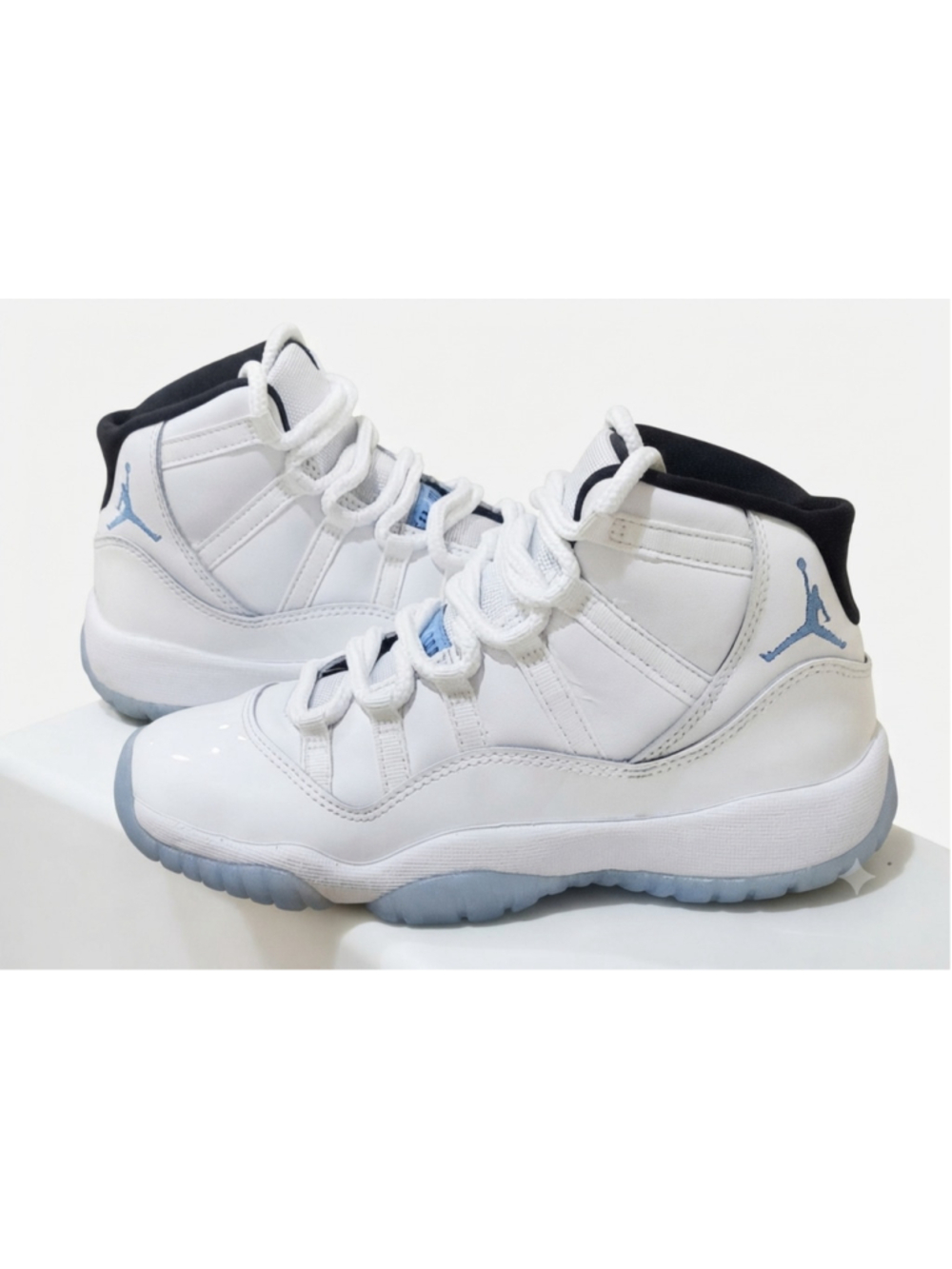 Nike Air Jordan Retro 11 GS Sneakers
Legend Blue (2024) 378038-104 kids size 4Y